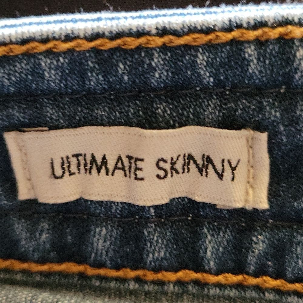 Calvin Klein Ultimate Skinny Jean Size 2 - Picture 4 of 6
